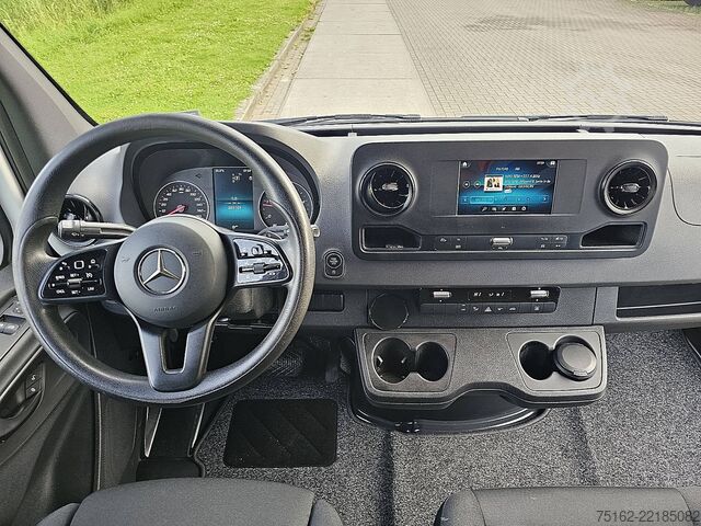 High-roof van MERCEDES-BENZ SPRINTER 317 L3H2 Mbux Automaat!