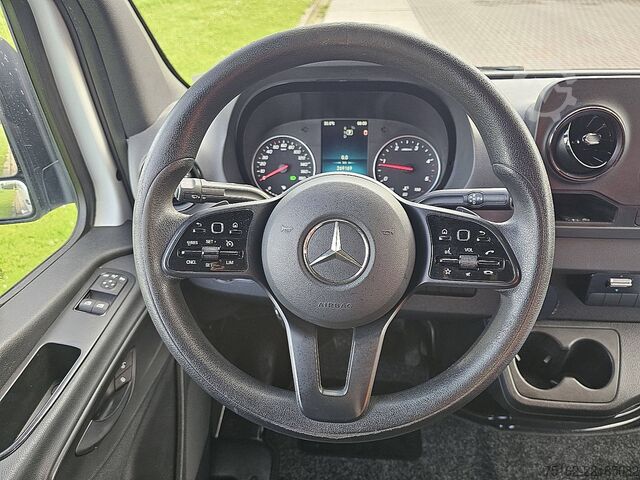 High-roof van MERCEDES-BENZ SPRINTER 317 L3H2 Mbux Automaat!