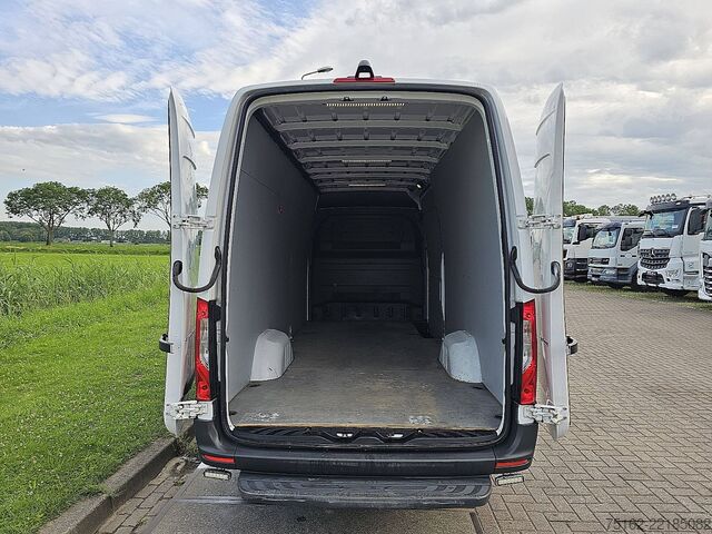 High-roof van MERCEDES-BENZ SPRINTER 317 L3H2 Mbux Automaat!