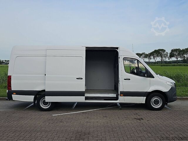High-roof van MERCEDES-BENZ SPRINTER 317 L3H2 Mbux Automaat!