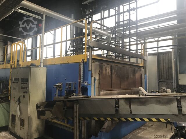 Glass blowing machine with furnace Olivotto Industries T36E