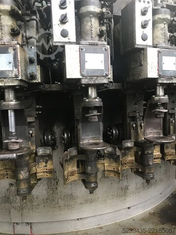 Glass blowing machine with furnace Olivotto Industries T36E
