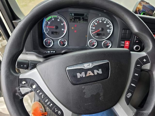 Volume tractor unit MAN 18.400 TGX LL , ZF Intarder, Doppeltank, Euro 6