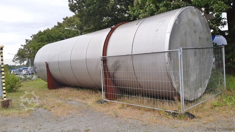 100000 Liter Lagertank aus V2A mit seitlichem Rührwerksflansch Holvrieka K0133