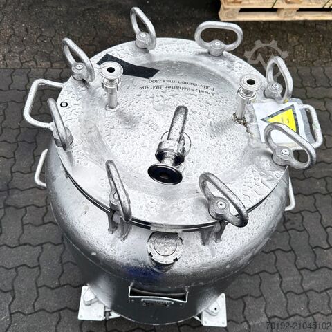 300 Liter fahrbarer Behälter aus V4A  9802