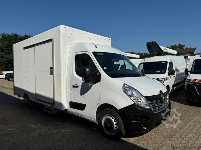Cattle truck Renault Master Tiertransporter mit Auffahrramp