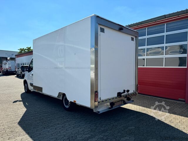 Viehtransporter Renault Master Tiertransporter mit Auffahrramp