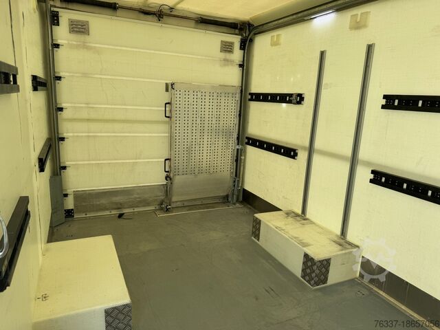 Viehtransporter Renault Master Tiertransporter mit Auffahrramp