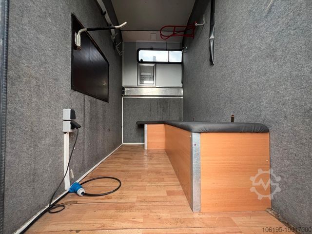 Livestock transporter MERCEDES-BENZ Atego 823 Pferdetransporter *4-Pferde+Zimmer*