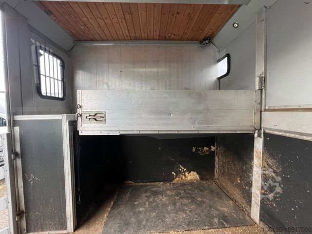 Livestock transporter MERCEDES-BENZ Atego 823 Pferdetransporter *4-Pferde+Zimmer*