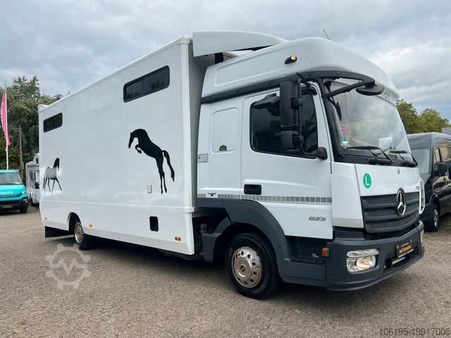 Livestock transporter MERCEDES-BENZ Atego 823 *4.Pferde*Pferdetransporter