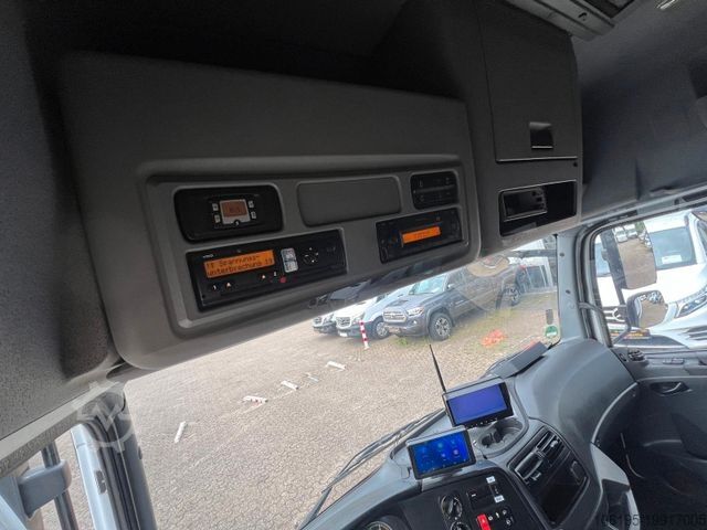 Livestock transporter MERCEDES-BENZ Atego 823 *4.Pferde*Pferdetransporter