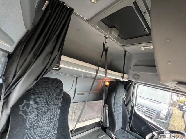 Livestock transporter MERCEDES-BENZ Atego 823 *4.Pferde*Pferdetransporter