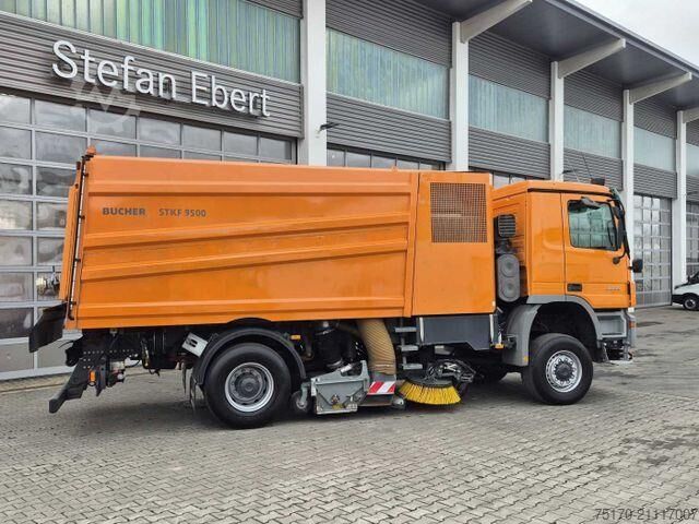 Kehrmaschine Mercedes-Benz Actros 2032 A 4x4 Bucher STKF 9500 Airport 30x
