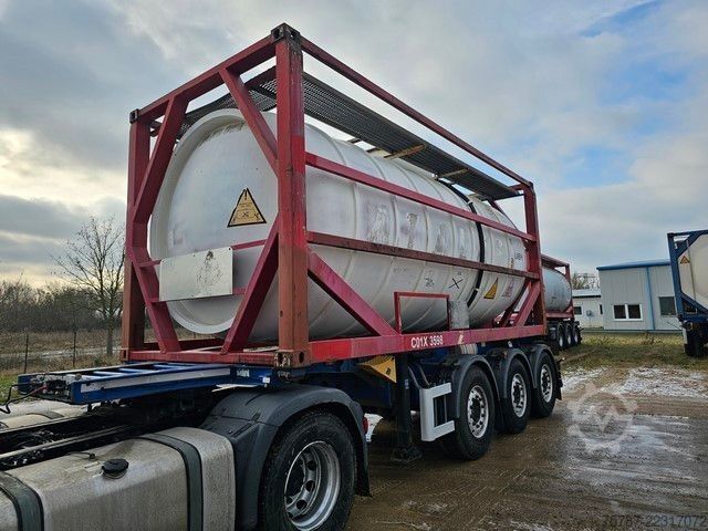 Auflieger-Wechselfahrgestell SCHMITZ CARGOBULL Tankchassis mit Tankcontainer, 424.676 KM
