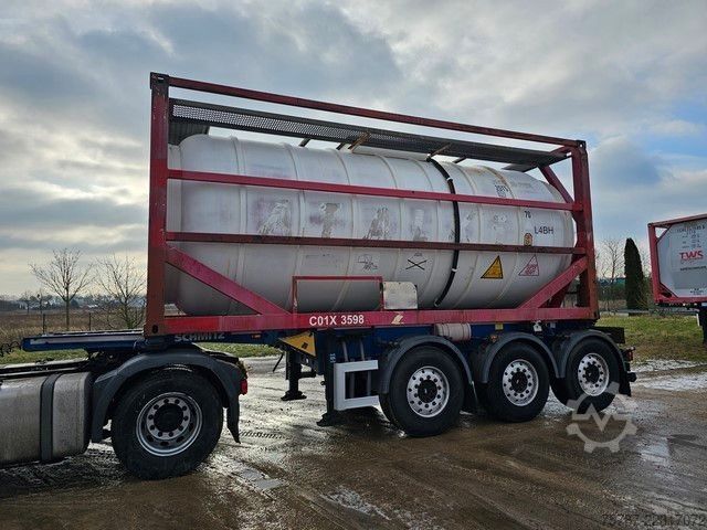Auflieger-Wechselfahrgestell SCHMITZ CARGOBULL Tankchassis mit Tankcontainer, 424.676 KM
