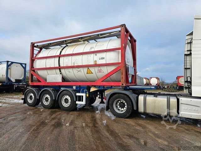 Auflieger-Wechselfahrgestell SCHMITZ CARGOBULL Tankchassis mit Tankcontainer, 424.676 KM