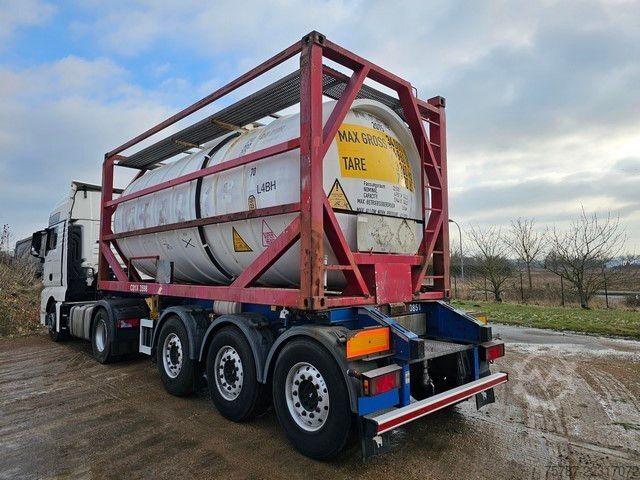 Auflieger-Wechselfahrgestell SCHMITZ CARGOBULL Tankchassis mit Tankcontainer, 424.676 KM