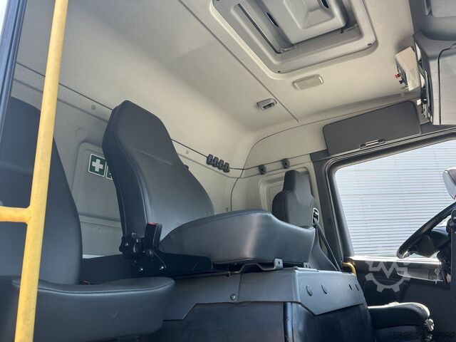 Kranwagen Scania P 280 6x2 EEV / HMF 2120-S3 Crane / Geesink GPM...
