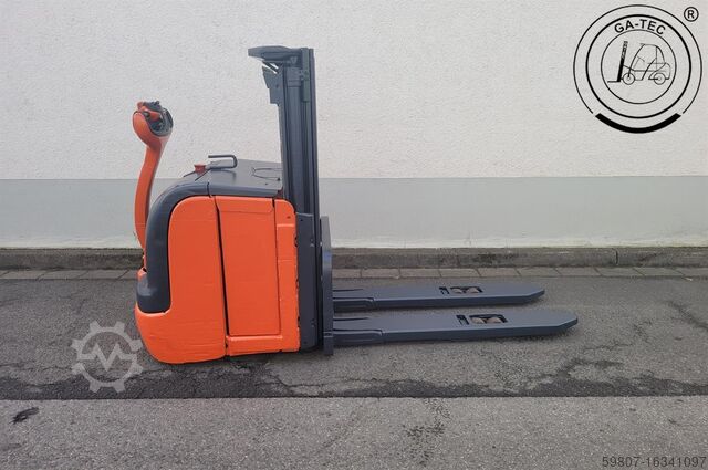 Pallet stacker Linde L16i