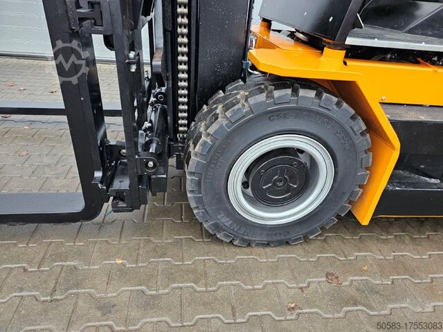 Compact Forklifts - LPG RMF KSL70G - Compact