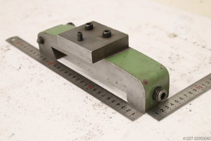 Intermediate bracket with depth adjustment unbekannt 275/95/H80 mm