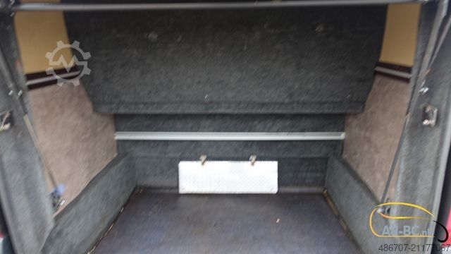 Reisebus MERCEDES-BENZ Sprinter 516 21 Sitze mit großem Gepäck