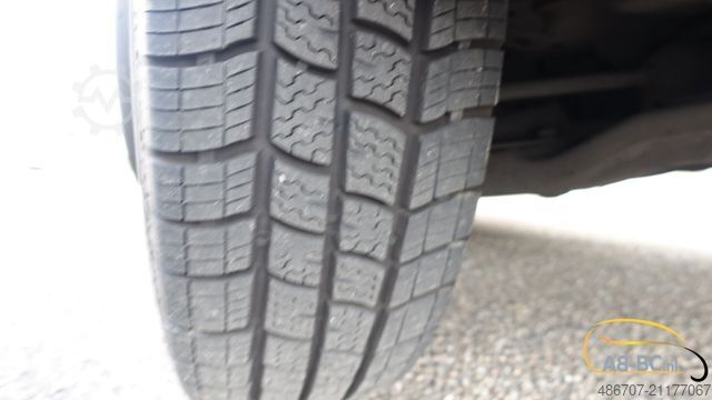 Reisebus MERCEDES-BENZ Sprinter 516 21 Sitze mit großem Gepäck