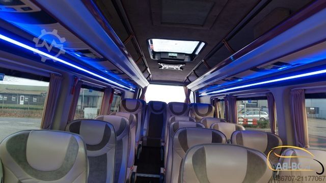 Reisebus MERCEDES-BENZ Sprinter 516 21 Sitze mit großem Gepäck