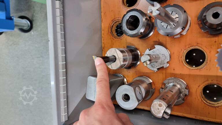 5 axis CNC universal machining center DECKEL MAHO DMU 60 monoblock