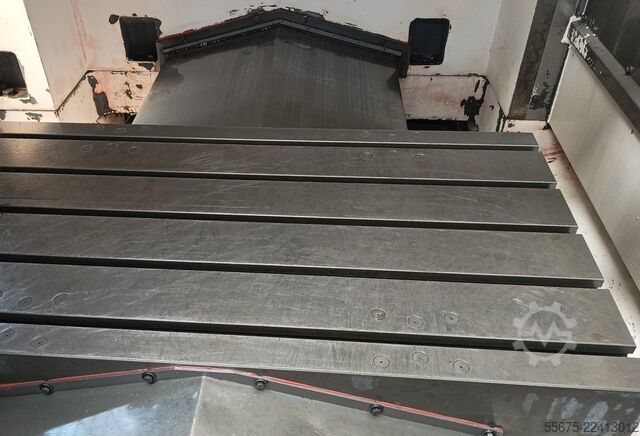 Vertical machining center KONDIA HM 1060
