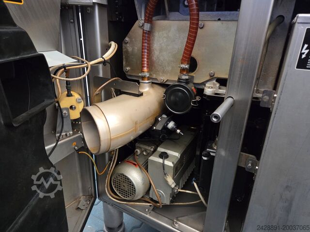 Vacuum stuffer with loading Handtmann VF 628