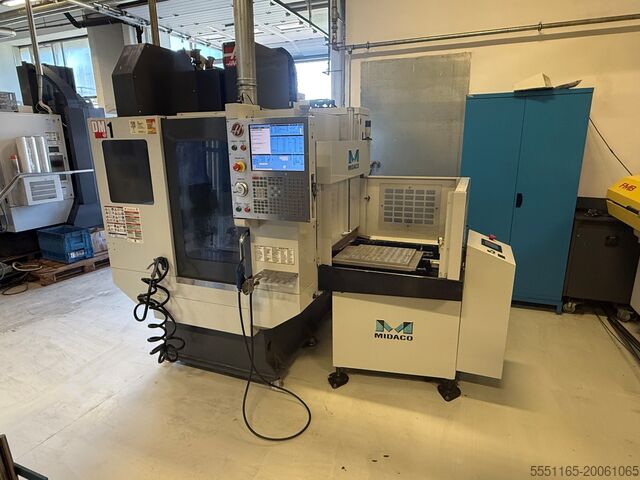Universal machining center HASS DM-1 + midaco palet system