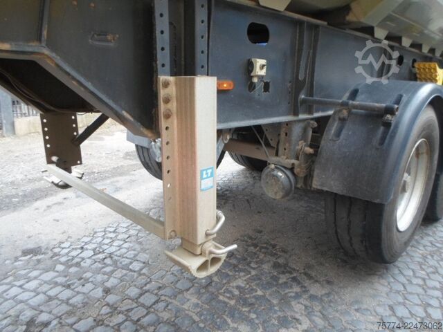 Tipper semitrailer MÜLLER STAHLMULDE/ ca. 28 m3
