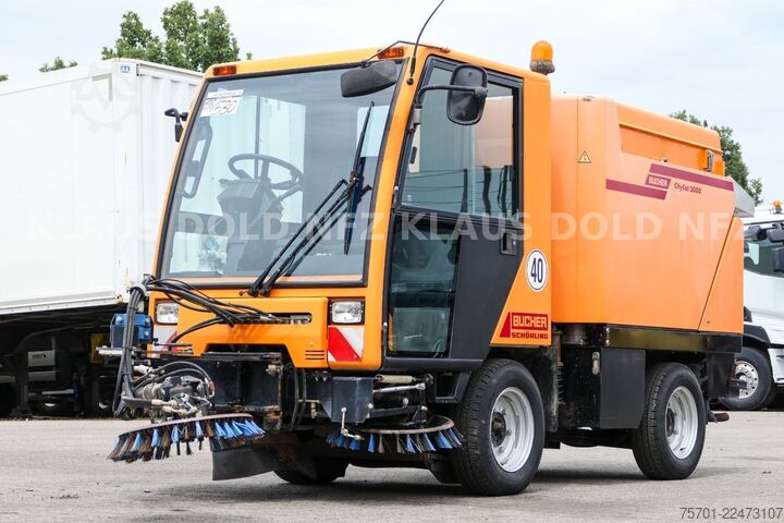 Customized van Bucher Citycat 2000 Kehrmaschine
