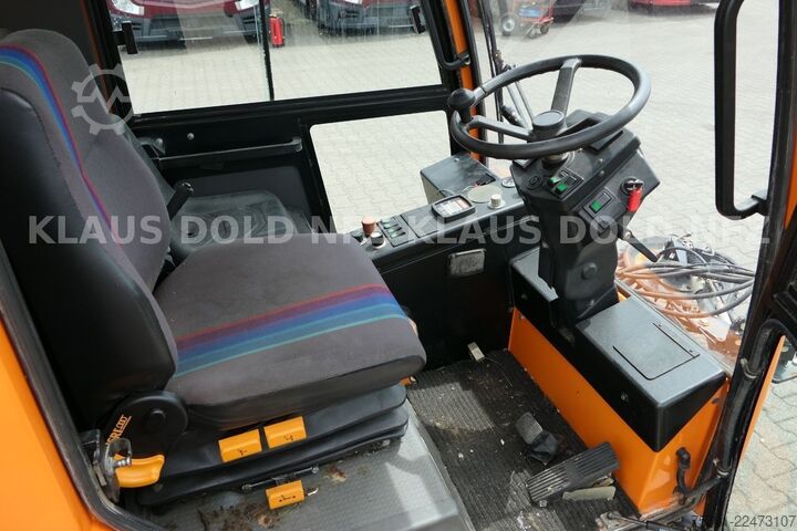 Customized van Bucher Citycat 2000 Kehrmaschine