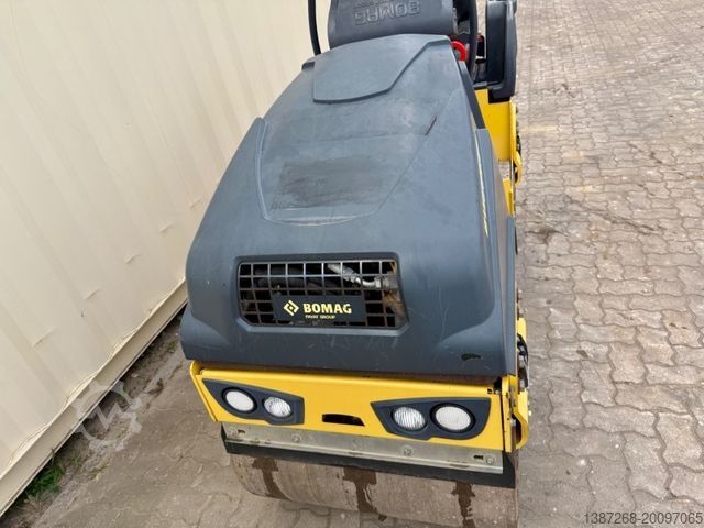 Single drum roller BOMAG BW80AD-5 / 2018 BJ / 1.005 H / 1.550 KG