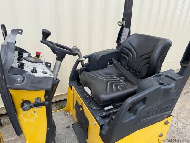 Single drum roller BOMAG BW80AD-5 / 2020 BJ / 426 H / 1.550 KG