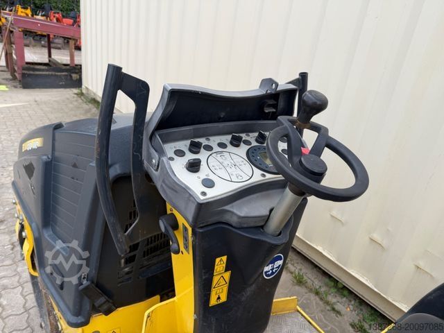 Single drum roller BOMAG BW80AD-5 / 2020 BJ / 426 H / 1.550 KG