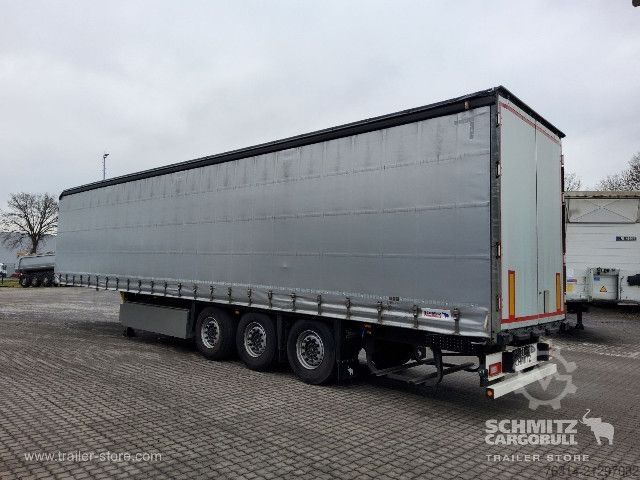 Auflieger mit Pritsche & Plane Schmitz Cargobull Curtainsider Standard Getränke