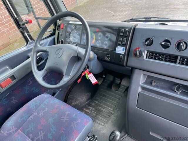 Customized van Mercedes-Benz Vario 615 DKA 4x2 Spülwagen / Dichtheitsprüfung