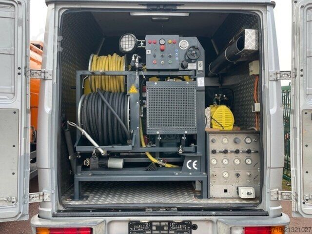 Customized van Mercedes-Benz Vario 615 DKA 4x2 Spülwagen / Dichtheitsprüfung