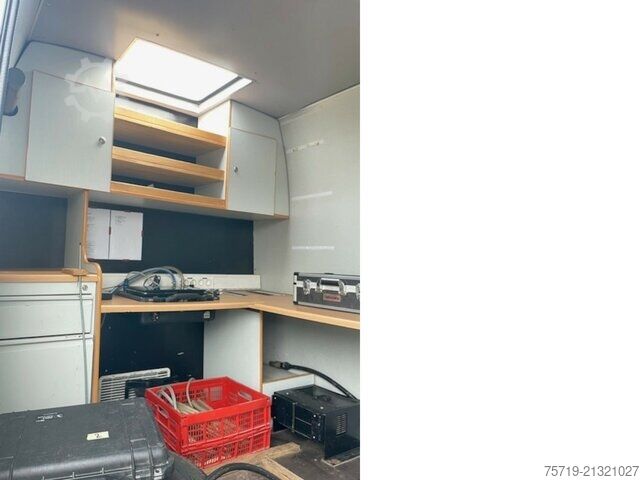 Customized van Mercedes-Benz Vario 615 DKA 4x2 Spülwagen / Dichtheitsprüfung