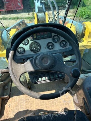 Radlader XCMG ZL50G mit Schaufel