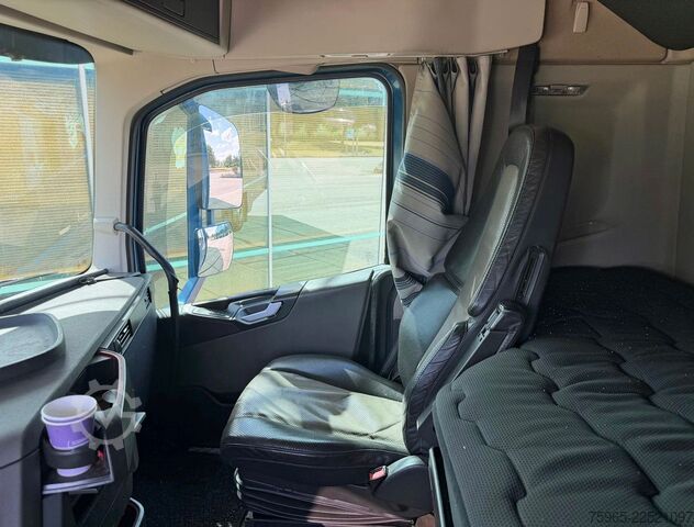 Kühlkoffer-LKW VOLVO FH 16.650 XL 6X2 FULL AIR FULL OPTIONS SIDE DOOR