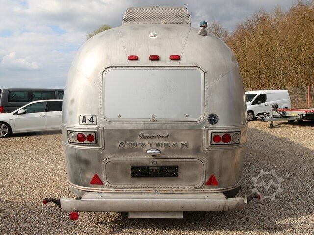 Van Airstream Land Yacht Sovereign Catering + Foodtrailer