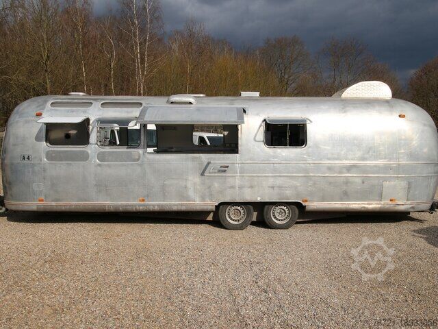 Van Airstream Land Yacht Sovereign Catering + Foodtrailer