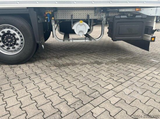 Tieflader-Sattelauflieger SCHMITZ KüHLER, MEAT HANG, THERMO KING SLX 300, FLEISCHKüHLER 10 STüCK VERFüGBAR