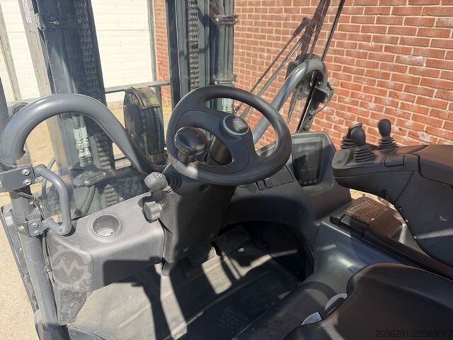 Elektro 4 Rad-Stapler Linde E30R-01