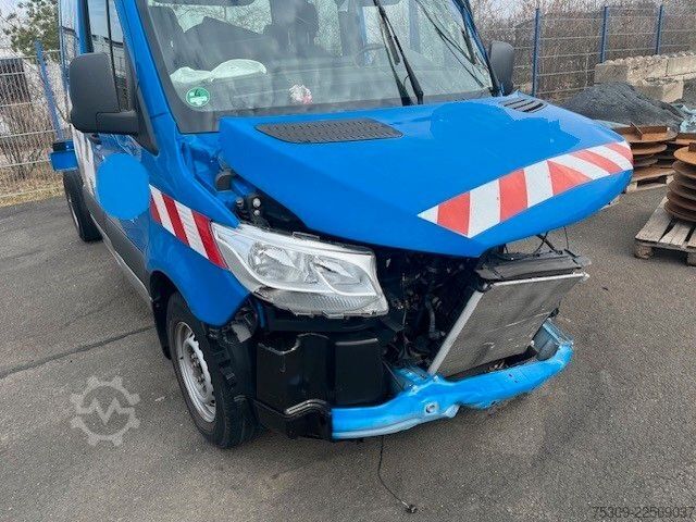 Transporter Fahrgestell MERCEDES-BENZ TEILEVERKAUF Sprinter 215 DoKa Motor&Getriebe ok